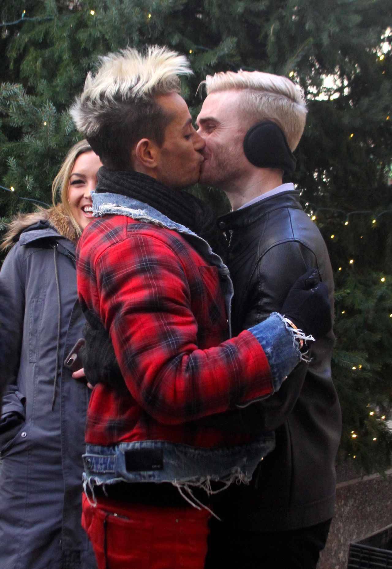 ゲイカップルと交際中のアリアナ グランデ兄 片割れとキス 写真アリ 18年11月15日 エキサイトニュース