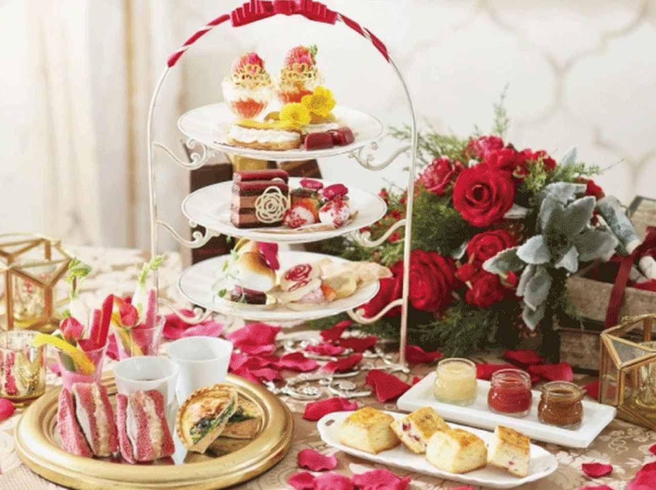 バラのモチーフがカワイイ 美女と野獣のアフタヌーンティー登場 18年12月6日 エキサイトニュース