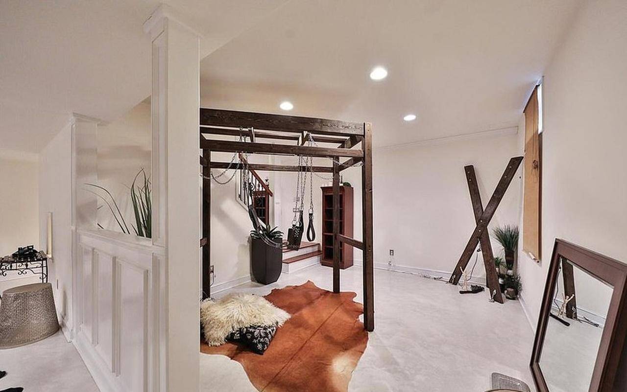 売り出し中の家にあった セックス部屋 があのr指定映画さながら 19年2月13日 エキサイトニュース 売り出し中の家にあった セックス部屋 があのr指定映画さながら 19年2月13日 エキサイトニュース