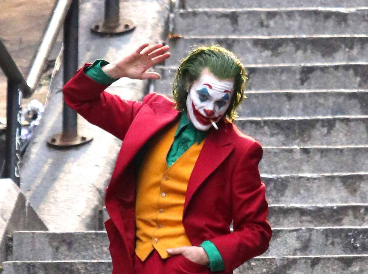 ジョーカーの誕生を描くdcコミックス映画 Joker のポスターが初見え 19年4月3日 エキサイトニュース