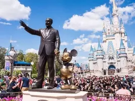 ディズニーランド 14歳以上に禁止令が出された やっちゃいけないこと って 19年6月9日 エキサイトニュース