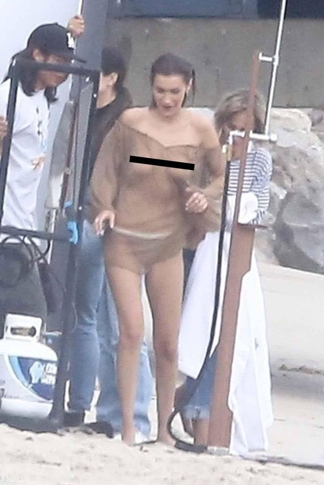 ベラ ハディッド 地元のビーチで 下乳 乳首 を露わに 2019年5月15日 エキサイトニュース