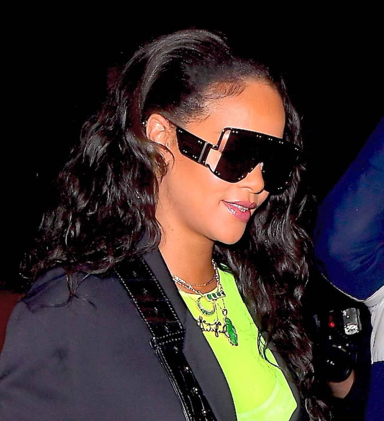 リアーナ 謎のサングラス は新ブランドの前兆だった アイテムの全貌公開 19年5月22日 エキサイトニュース