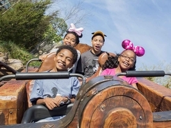 ディズニーランドは 夢の国 子供達の夢が詰まった場所での悪夢 19年7月11日 エキサイトニュース