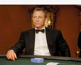 撮影が無事終了した『007』がジェームズ・ボンドの日に公開したものは？