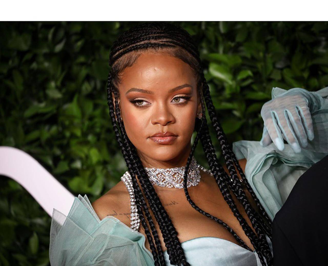 リアーナ ファッション界の名誉ある賞を受賞した瞬間の表情がプライスレス 19年12月3日 エキサイトニュース