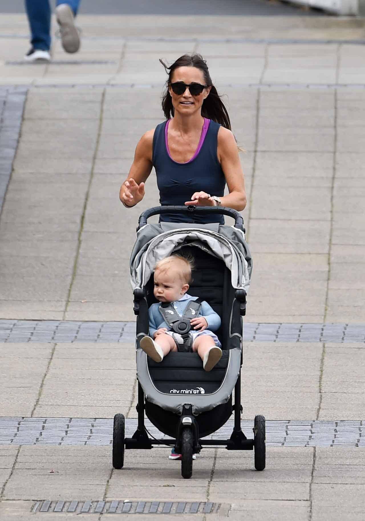 キャサリン妃妹ピッパ ミドルトン 11ヵ月息子を 意識高すぎる 場所で遊ばせる 19年10月1日 エキサイトニュース