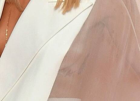 カーラ デルヴィーニュ 恋人アシュレイ ベンソンのイニシャルタトゥーをすでにゲット 19年7月25日 エキサイトニュース