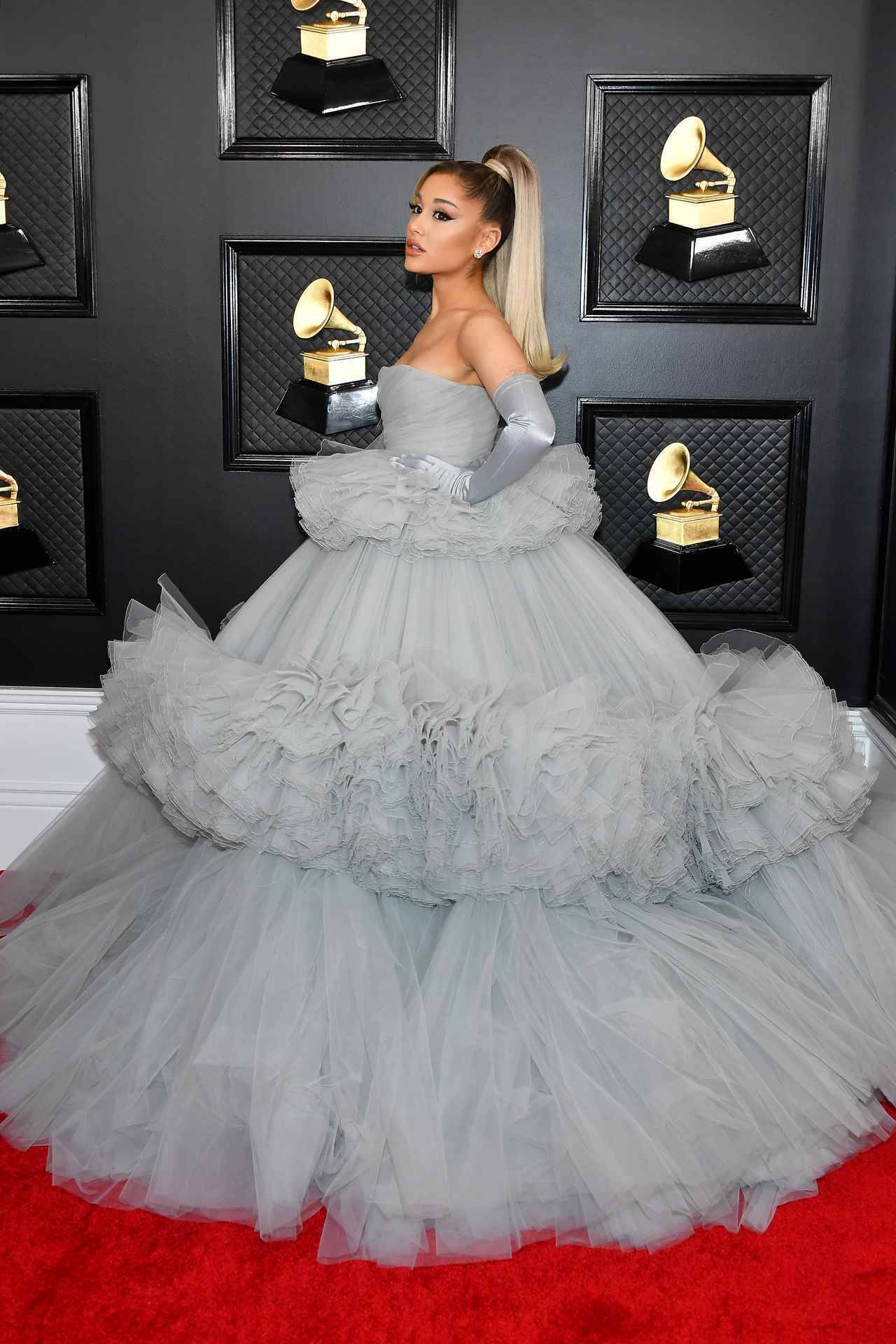 アリアナ グランデ 約3億ジュエリーと製作0時間のドレスで話題をさらう グラミー賞 年1月27日 エキサイトニュース