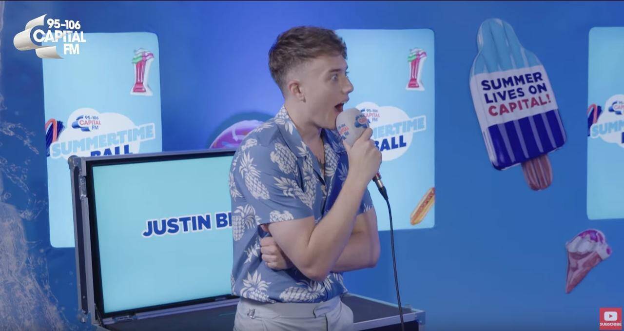 ある人気シンガーのアリアナ ジャスティン マイリーのモノマネがヒドすぎる 19年6月13日 エキサイトニュース