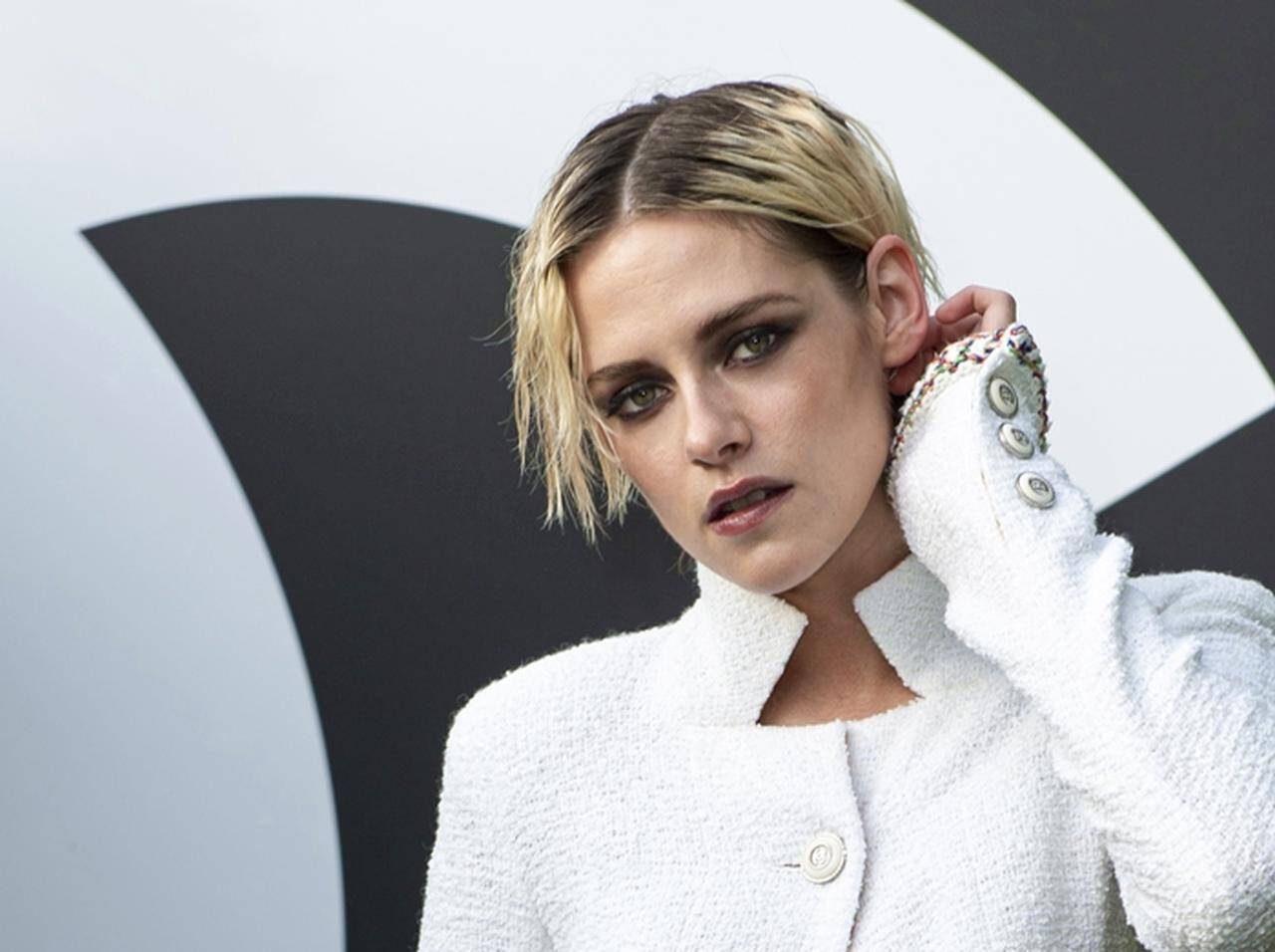 クリステン スチュワート トワイライト 期の 性悪説 ついて本音をポロリ 19年8月4日 エキサイトニュース