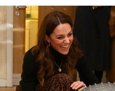 東京五輪審判員のユニフォーム2種が披露 フォーマルウェアでは女性のスカートを廃止 年1月23日 エキサイトニュース