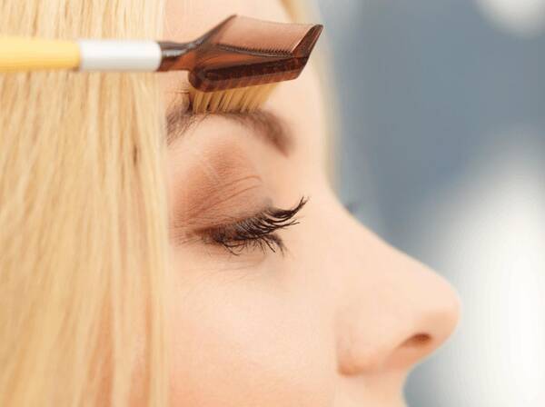 眉を濃くしすぎず いいバランスで太眉にするメイクの裏技 年2月13日 エキサイトニュース