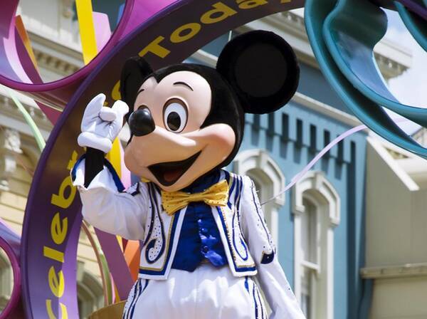 ディズニーランド 張り切りすぎた親 が誤ってアトラクションを破壊 19年11月15日 エキサイトニュース