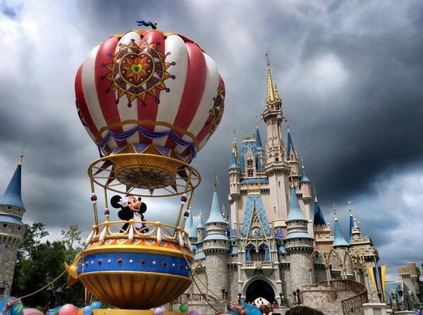 ディズニーランド 園内ではなく 園外 で ある事 をした客を永久に 出禁 に 19年10月7日 エキサイトニュース