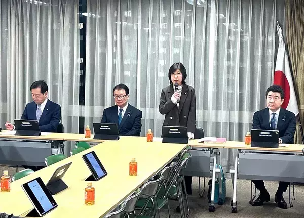 北陸新幹線延伸「小浜・京都ルート決定の重み踏まえよ」　自民鉄道調査会決議、日本維新の会をけん制