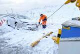 「大雪の福井でJAFのベテラン隊員に密着　スタック、バッテリー上がり…次々舞い込む救助要請」の画像1