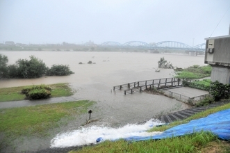 大雨で福井市全域26万人に避難指示　8月4日、鯖江市と越前町の一部にも