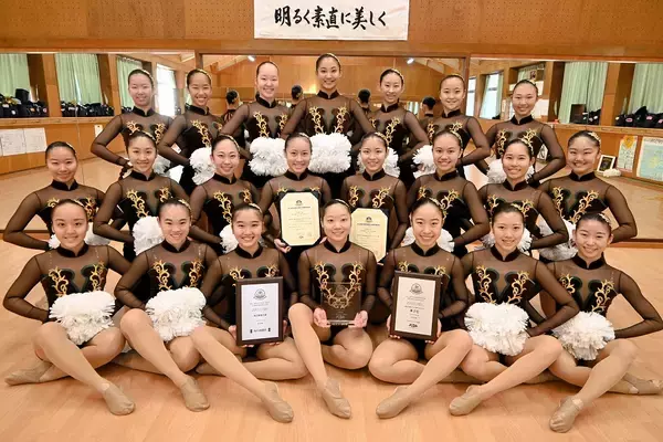 福井商業高校チアリーダー部JETSが全日本連覇　高難度の技、息ぴったり　12月23～25日、福井でクリスマスショー