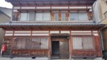 大工の父が建てた家、隣人から譲り受けて宿に再生へ　福井県大野市の税理士がクラファン