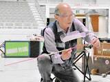 「福井の78歳、世界の大舞台へ…模型飛行機「インドアプレーン」日本選手権総合1位に　挑戦を続けるワケ」の画像1