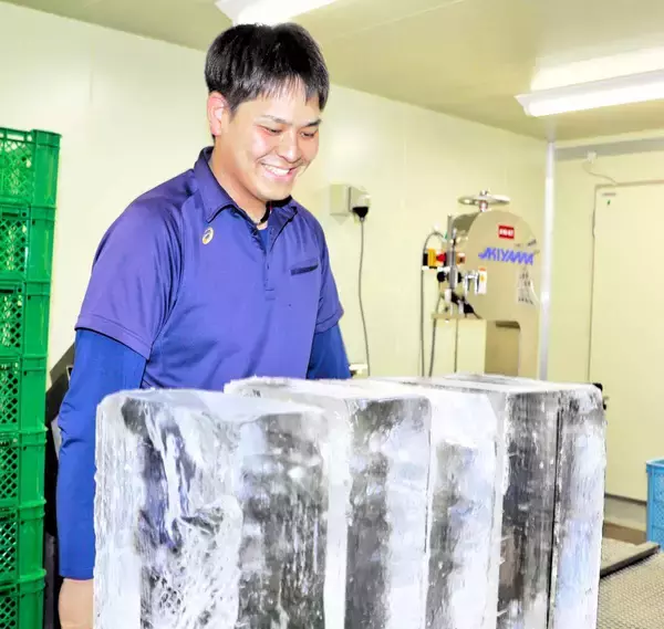 老舗のさくら氷とヨシノ氷商店が統合、福井県内シェア8割に　九頭竜川の水を使った氷の加工・販売…県外進出も視野に