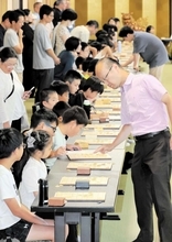 渡辺明九段や佐々木勇気八段らトップ棋士6人が福井に集結　竜王戦の開催地・あわら温泉で「100面指し」