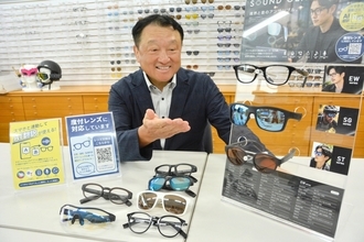 スピーカーとマイク内蔵…音楽が聴ける眼鏡を開発　福井県の商社、上位モデルは音漏れ抑制機能も