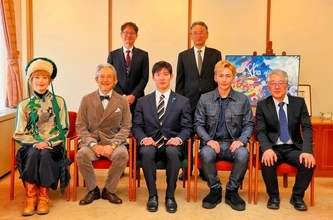 ミュージカル「雪の女王」出演、鶴見辰吾さんら4人が石田嵩人知事を表敬訪問　福井発のオリジナル再演、2月20日開幕