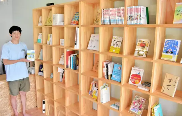 誰でも本屋気分になれる…「きねの書店」のユニークな売り方　福井県鯖江市にオープン