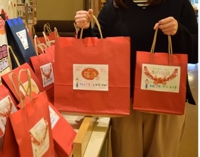 「頑張っているお母さんに読んでほしい」「ドラマがもっと楽しくなる」…厳選本を「福袋」に、越前市の図書館