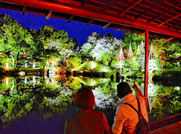 夕闇に浮かぶ幻想的な日本庭園…国名勝・養浩館庭園でライトアップ　福井県福井市、11月30日まで