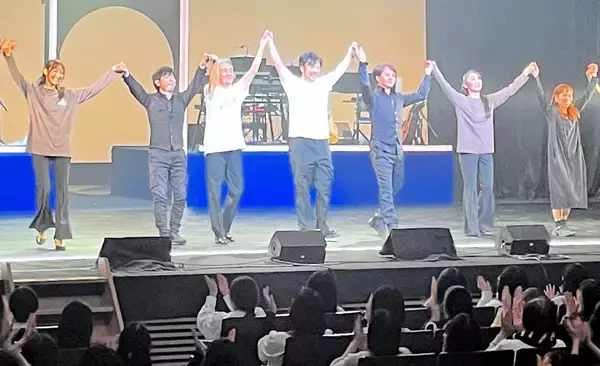 元劇団四季の俳優・飯田洋輔さん、古里で凱旋公演　福井県越前市、情感たっぷりに美声披露