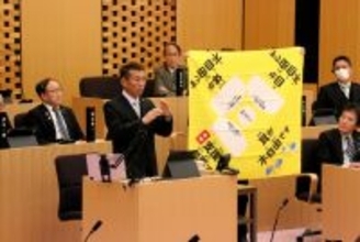 ろうあの市議会議員、当事者目線で障害者支援訴え　手話で一般質問、妻が代読　福井県越前市