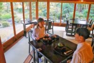 国登録有形文化財「愛山荘」使った懐石料理店、越前市にオープン　広大な庭園の眺望、ランチは2、3千円台