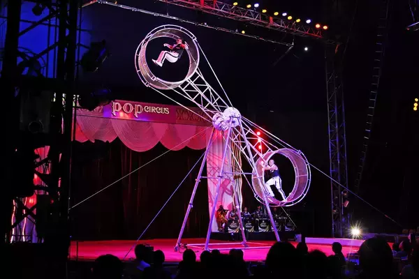 福井県内初公演、ポップサーカスが開幕　華麗な技に1800人興奮　福井県越前市の特設テント