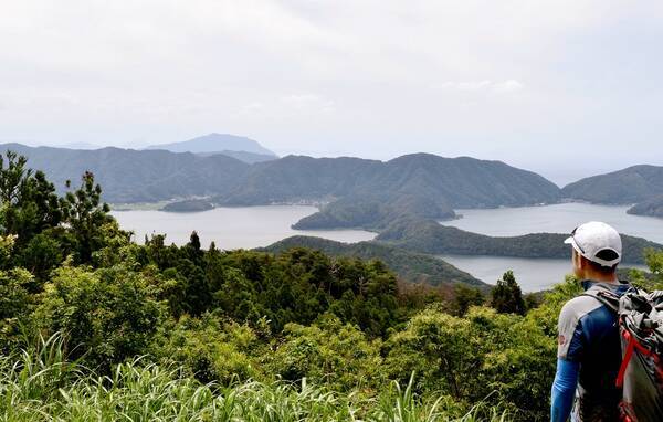 雲谷山 出発3分後に輝く三方五湖 福井県若狭町と美浜町境 786 6メートル 21年6月24日 エキサイトニュース