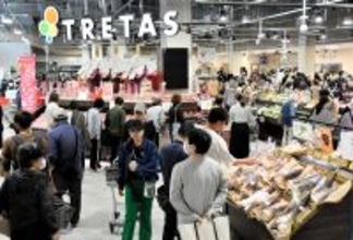 「トレタス」オープン初日、開店前から200人の行列　福井県福井市　旬の野菜や果物人気