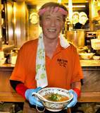 「豚骨鶏がらしょうゆ味に縮れ麺…敦賀で愛され33年、屋台ラーメン店主が引退　8月15日ラスト営業」の画像1