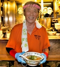豚骨鶏がらしょうゆ味に縮れ麺…敦賀で愛され33年、屋台ラーメン店主が引退　8月15日ラスト営業