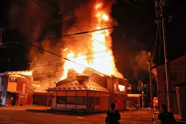 大野で店舗兼住宅焼く　4月12日午前0時すぎ　福井県