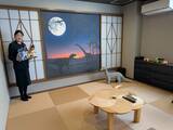 「恐竜と過ごす旅館和室3月1日オープン　壁紙やフィギュア、ぬいぐるみ　福井県あわら温泉旅館「長谷川」」の画像1