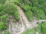 「国道157号の土砂崩れから1カ月、なお「解除時期は未定」　予約受け付け中止のキャンプ場も、福井県大野市」の画像1