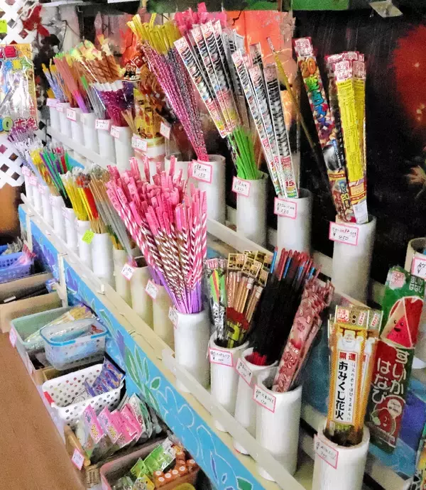 国産手持ち花火は「コスパ良し」、店主語る「5、6本で満足できる」理由　魅力伝え続ける福井の2店舗