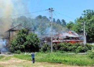 福井市の住宅で火災、男性1人搬送　5月17日