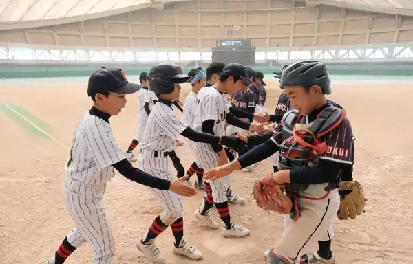 地震と豪雨被害、能登の子どもと学童野球で交流　福井市のチーム　こまつドームで親睦深める