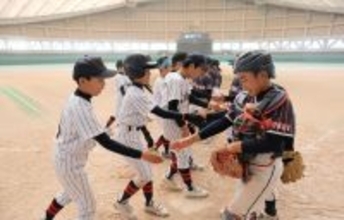 地震と豪雨被害、能登の子どもと学童野球で交流　福井市のチーム　こまつドームで親睦深める