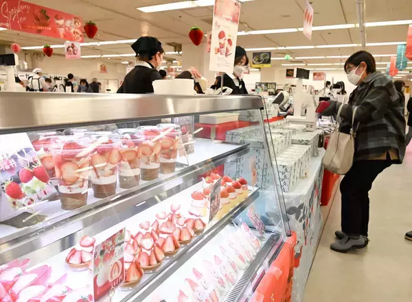 イチゴのスイーツや若狭牛、春らしい絶品料理集結　31店舗提供、西武福井店で2月23日までフェア