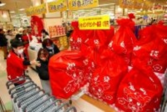 お得な福袋や食品はどれ？…初売り「福」求めにぎわい　福井のベル、西武福井店などは1月2日から