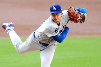 大谷翔平、5回無失点で降板　4勝目権利…初球先頭弾で自援護、大ピンチ凌ぎ雄叫び　驚異の防御率0.73